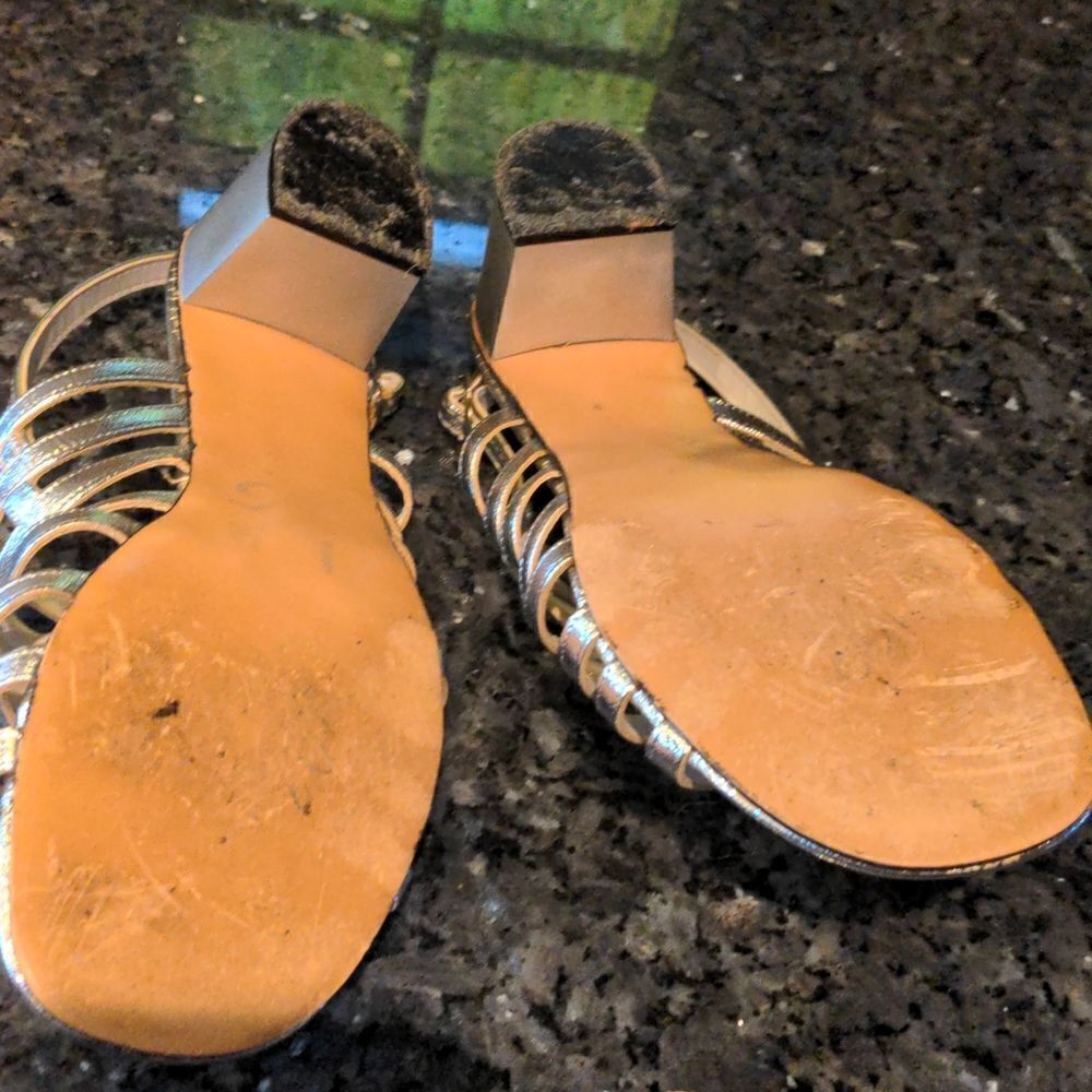 VTG Elegant Creations Silver Sandals Size 8.5 - Picture 6 of 12